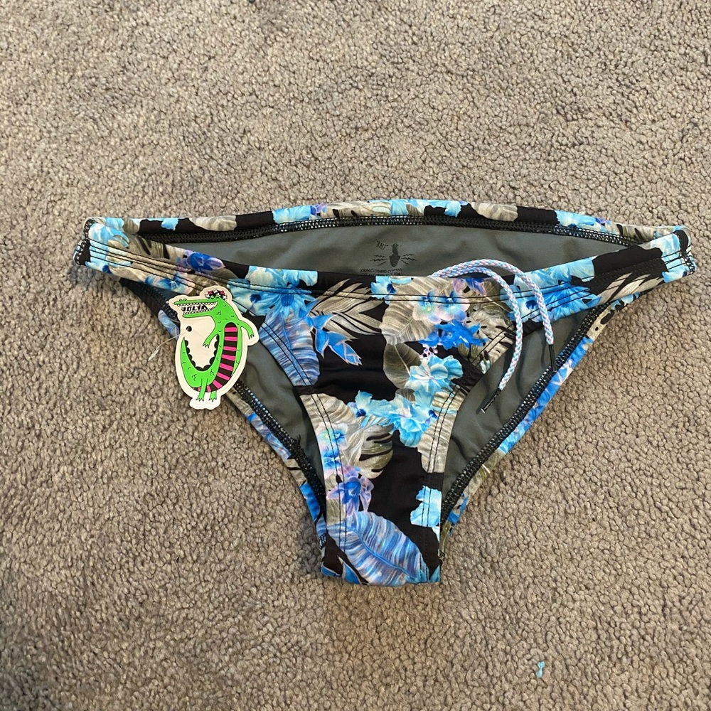 Jolyn Bali Bottom haiku black NWT